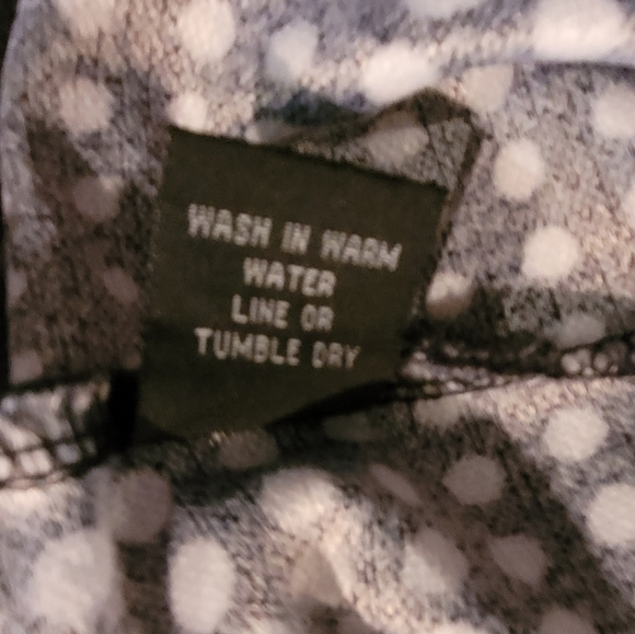 FORGET ME NOT Geometric Polka Dot V Neck Top, Size XL - Picture 9 of 11